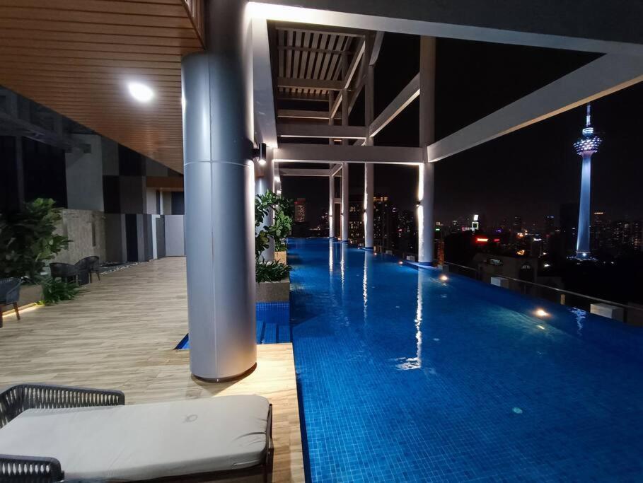 Cl 27A Insta Klcc View & Infinity Pool View Apartamento Kuala Lumpur Exterior foto